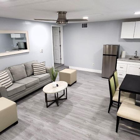 Cheerful Super Suite + 2 Queen + Sofa Bed Minutes From The Airport! Tampa Exteriér fotografie