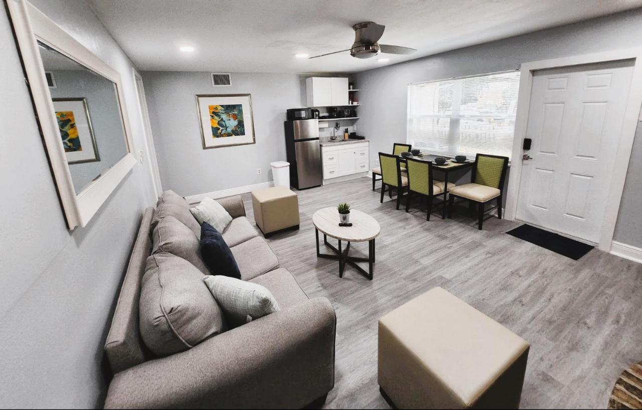 Cheerful Super Suite + 2 Queen + Sofa Bed Minutes From The Airport! Tampa Exteriér fotografie